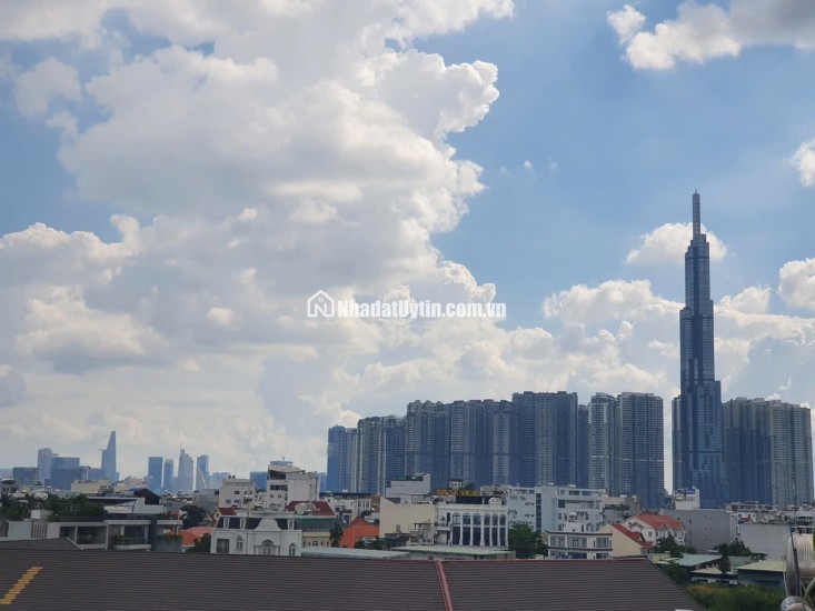 Cần bán gấp căn hộ full nội thất cao cấp ở trung tâm Quận 2, TPHCM